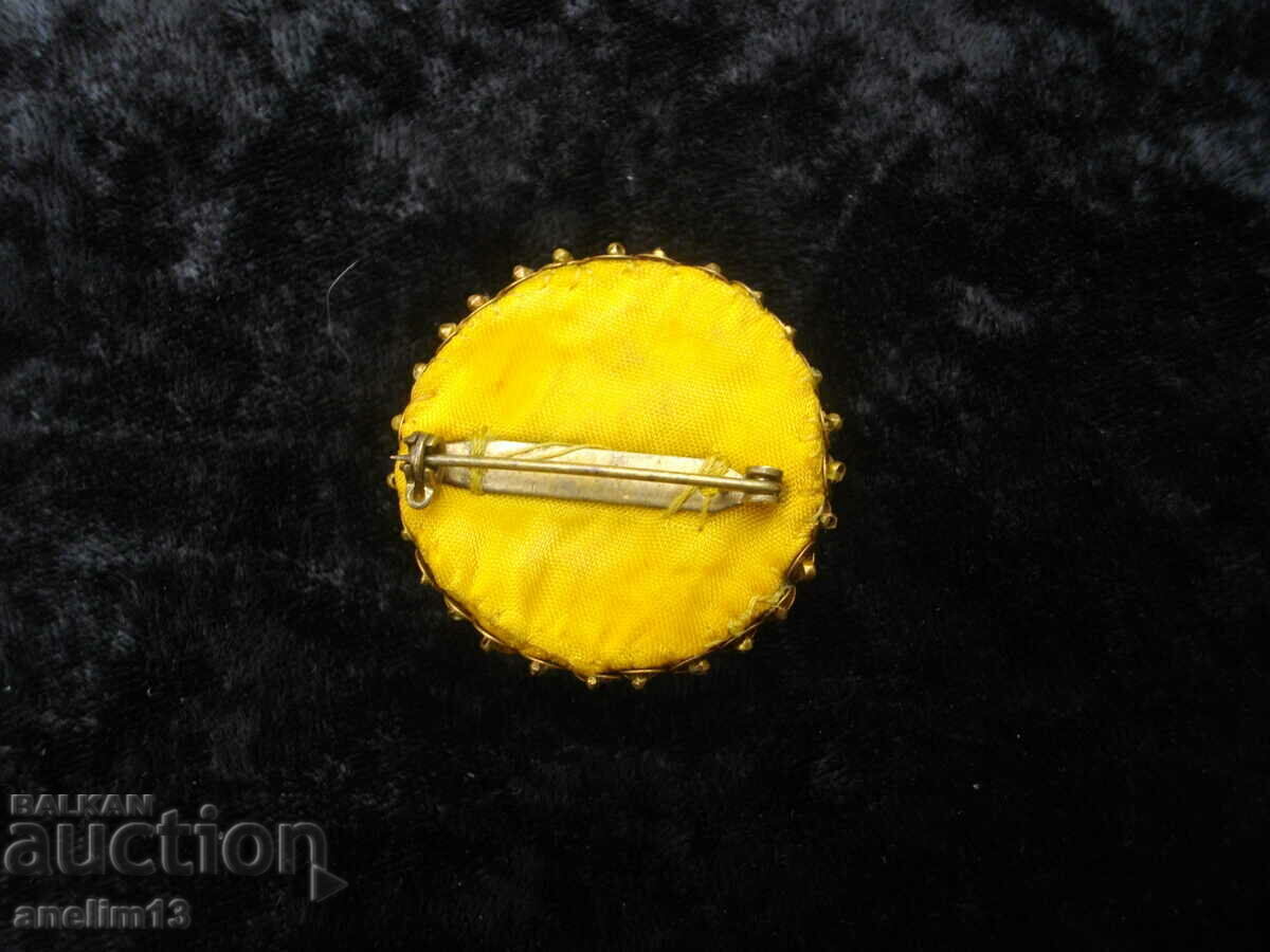 Доставка на СТАРА РЪЧНО ПРАВЕНА БРОШКА Доставка на СТАРА РЪЧНО ПРАВЕНА БРОШКА