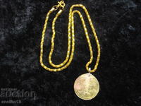 UN SUPORT DE BIJUTERIE PLACAT AUR VECHI