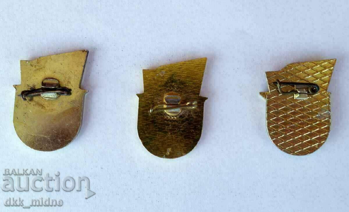 Badge 1 / Bulgaria / Lot of 3 with price 5.00 BGN | € 2.56 Badge 1 / Bulgaria / Lot of 3 with price 5.00 BGN | € 2.56