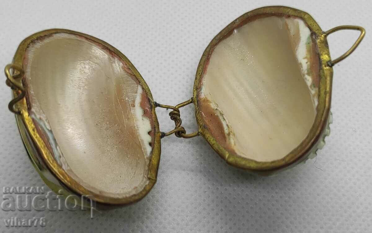 Delivery of Unique Box made by Mida Delivery of Unique Box made by Mida