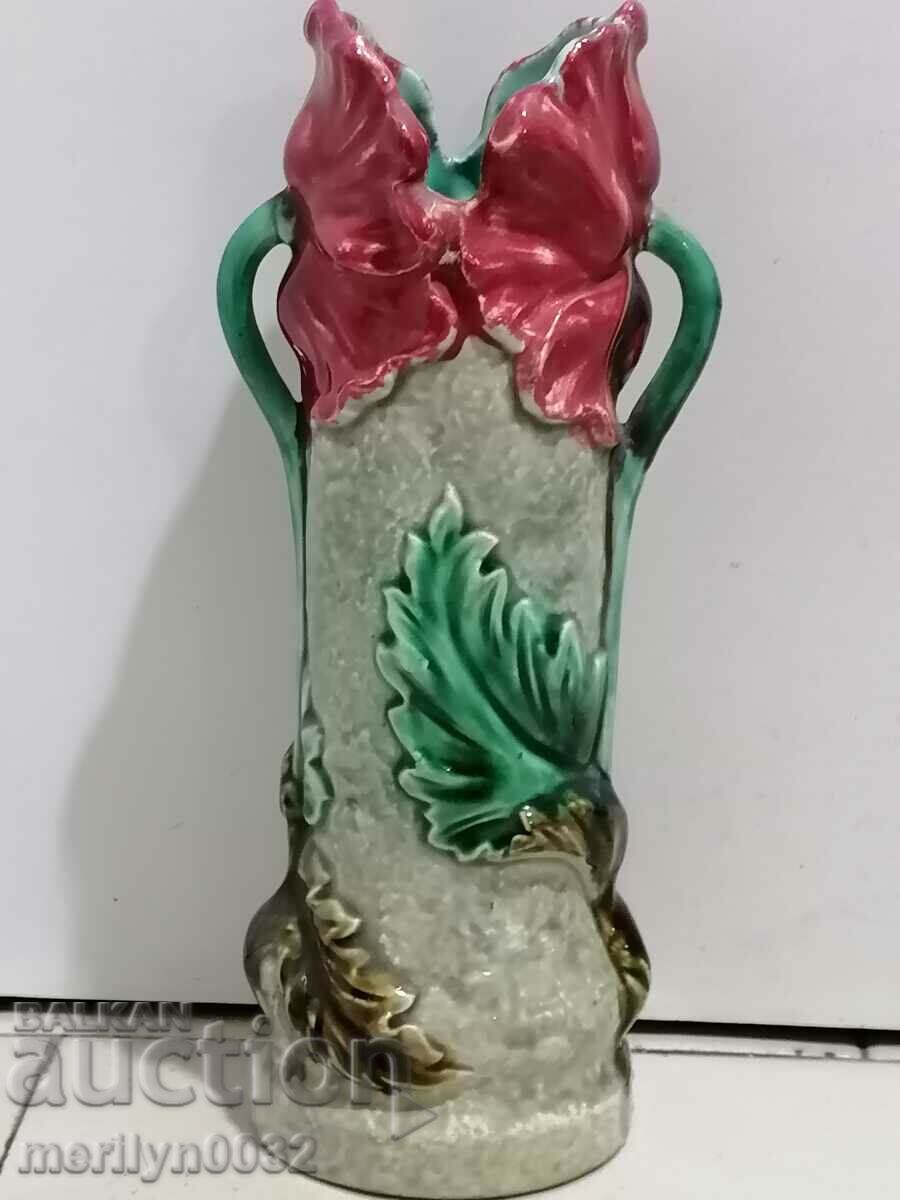 An old maelika, fine porcelain, a fine vase