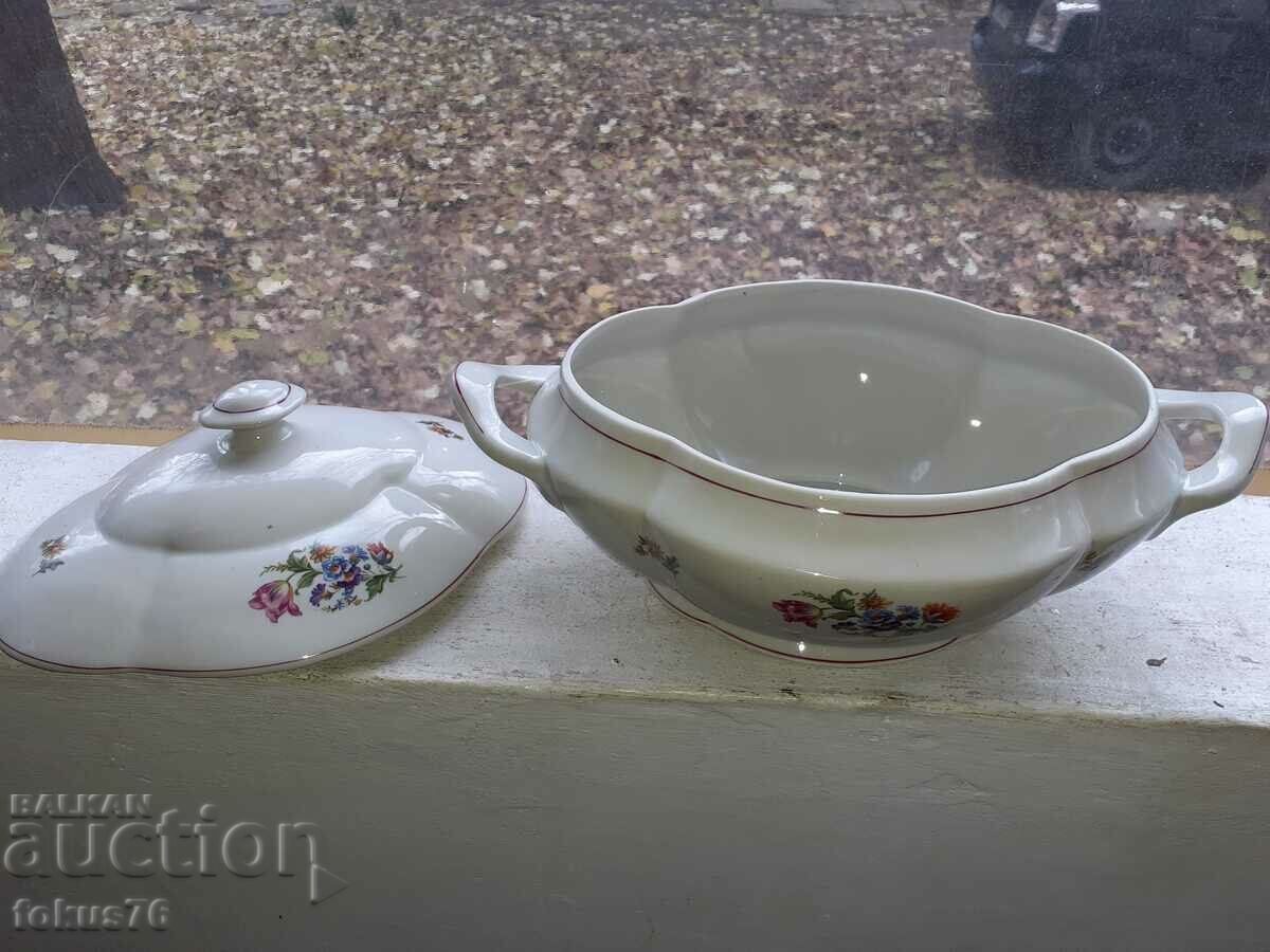 Auction An incredible large bowl of Bulgarian porcelain Auction An incredible large bowl of Bulgarian porcelain