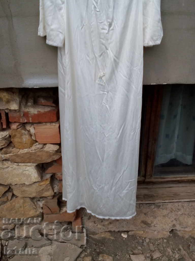 Auction Old lady's nightgown Auction Old lady's nightgown