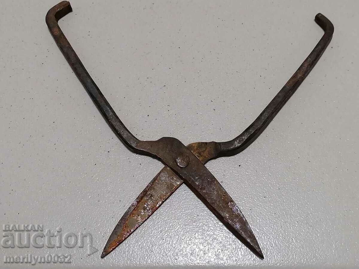 Delivery of Old wrought iron scissors, knife, wrought iron scissors