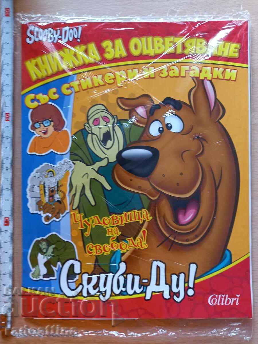 Carte de colorat cu autocolant Monsters at Large Scooby-Doo