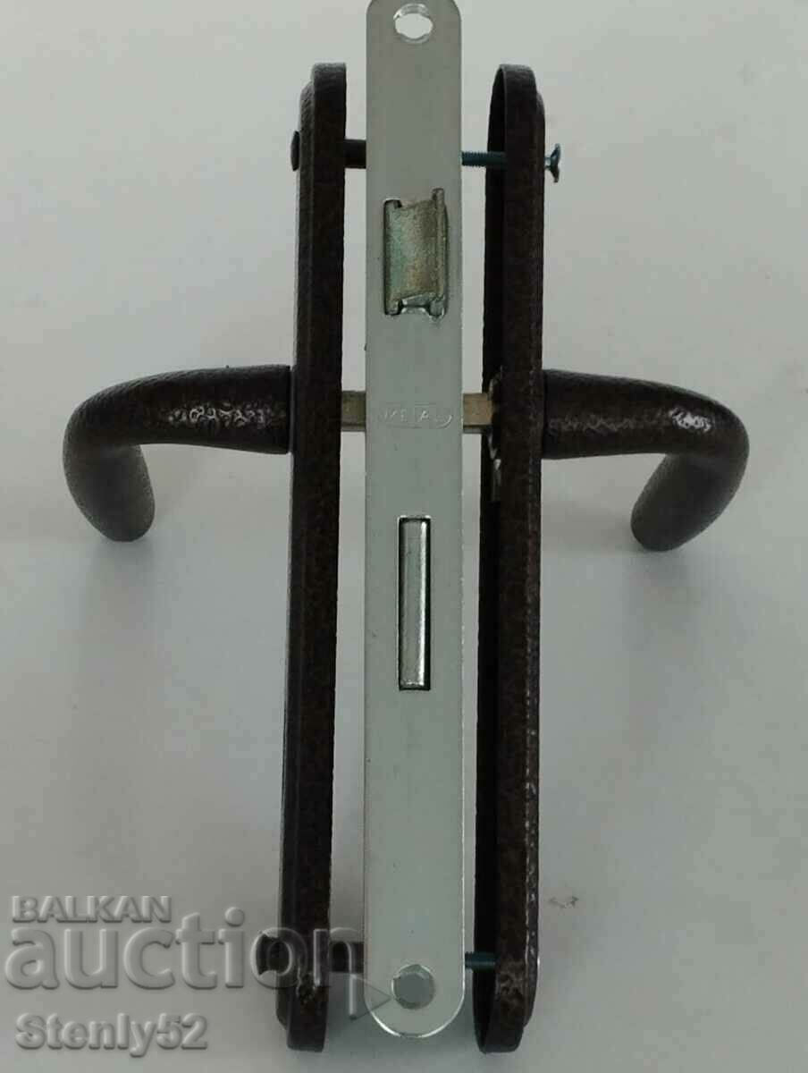 Set of ordinary lock "Metal" with one key.