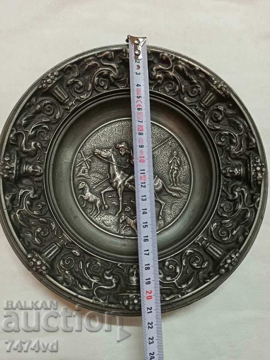 MASSIVE WALL PLATE DON QUIXOTE with price € 50.00 | 97.79 BGN
