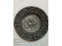 МАСИВНА ЧИНИЯ ЗА СТЕНА ДОН КИХОТ