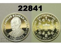 Μετάλλιο 2001 Διακρίνεται ο Konrad Adenauer