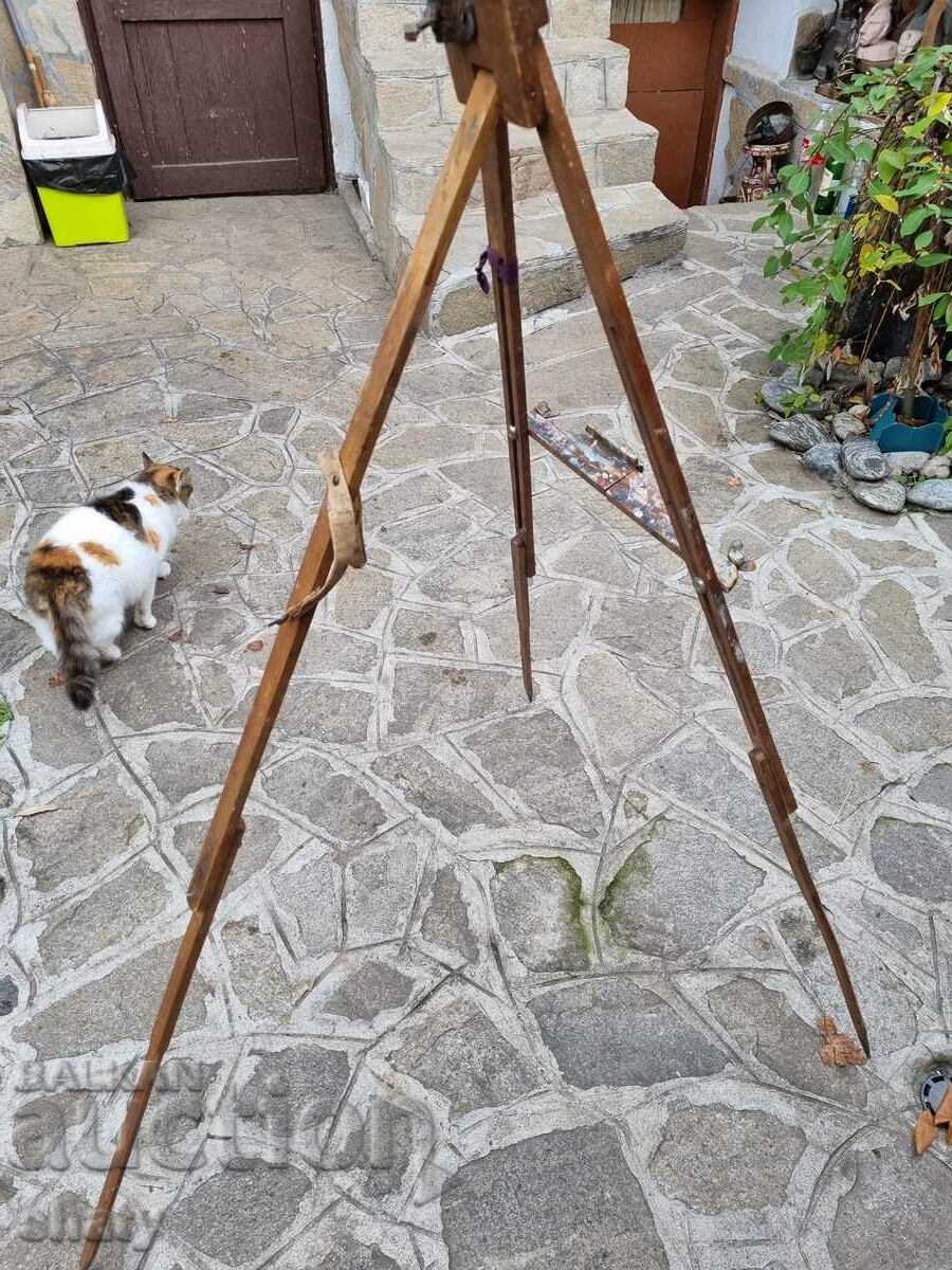 Livrarea Un trepied. Livrarea Un trepied.