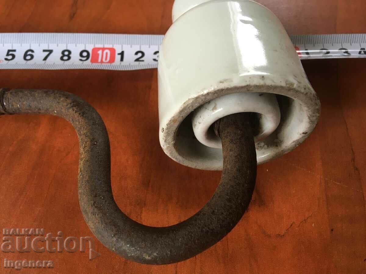 ИЗОЛАТОР НИСКОВОЛТОВ ПОРЦЕЛАН с цена 4.00 лв. | € 2.05 ИЗОЛАТОР НИСКОВОЛТОВ ПОРЦЕЛАН с цена 4.00 лв. | € 2.05