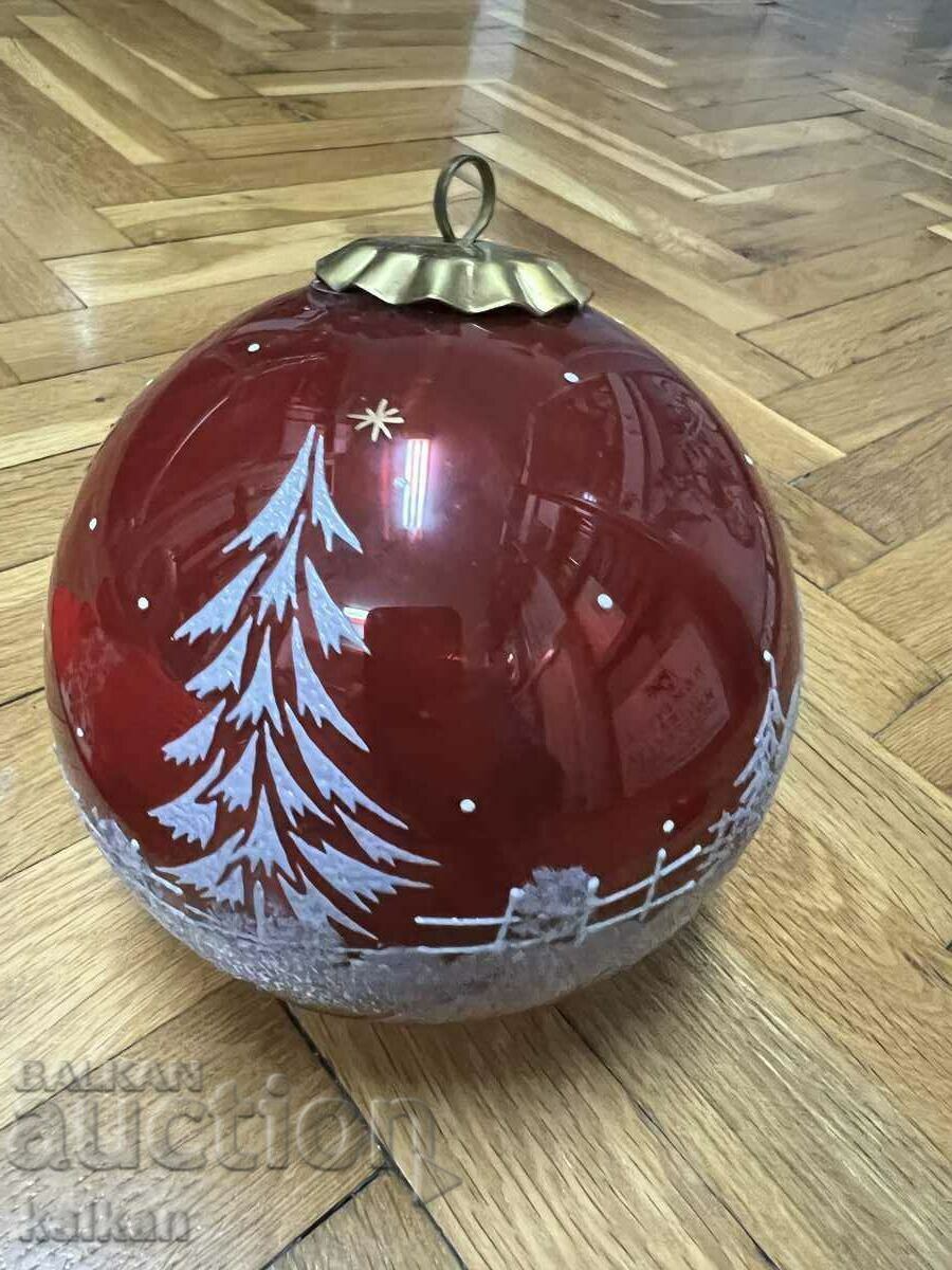 Μεγάλη χριστουγεννιάτικη μπάλα ζωγραφισμένη στο χέρι με τιμή 20.00 BGN | € 10.23