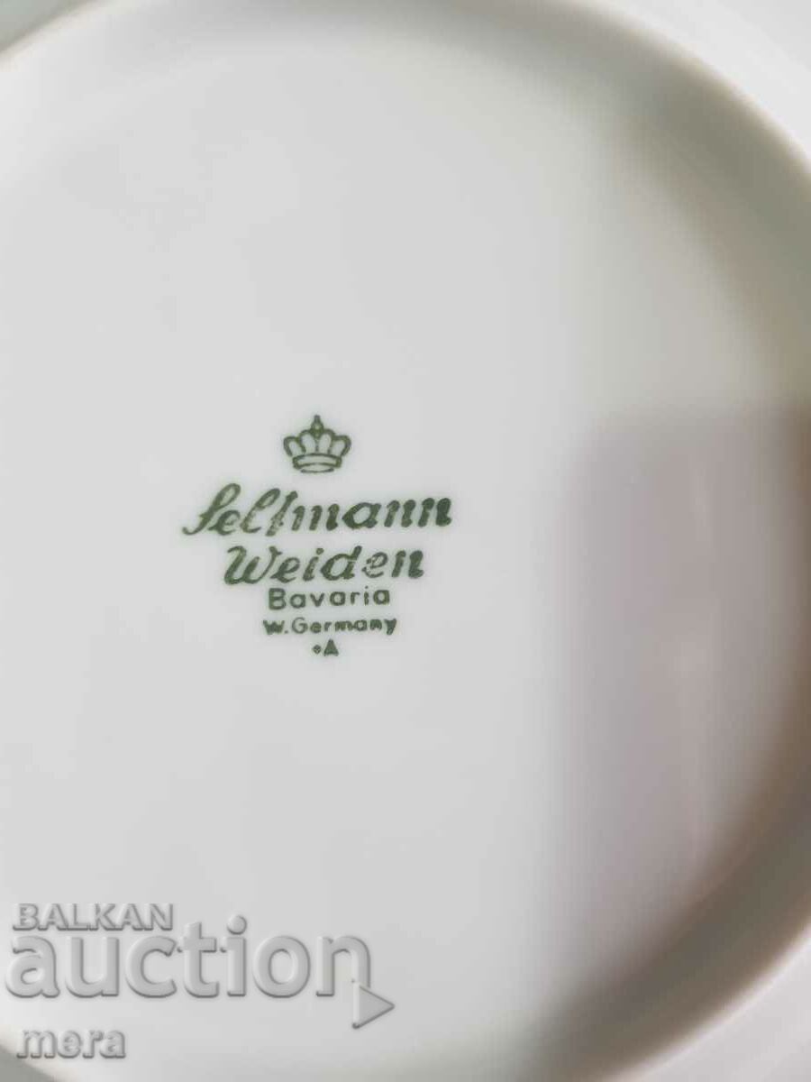 Auction  Porcelain coffee set