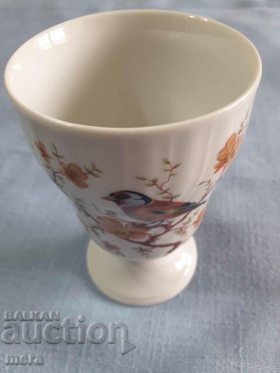 Auction Porcelain stylish vase - Bavaria Auction Porcelain stylish vase - Bavaria