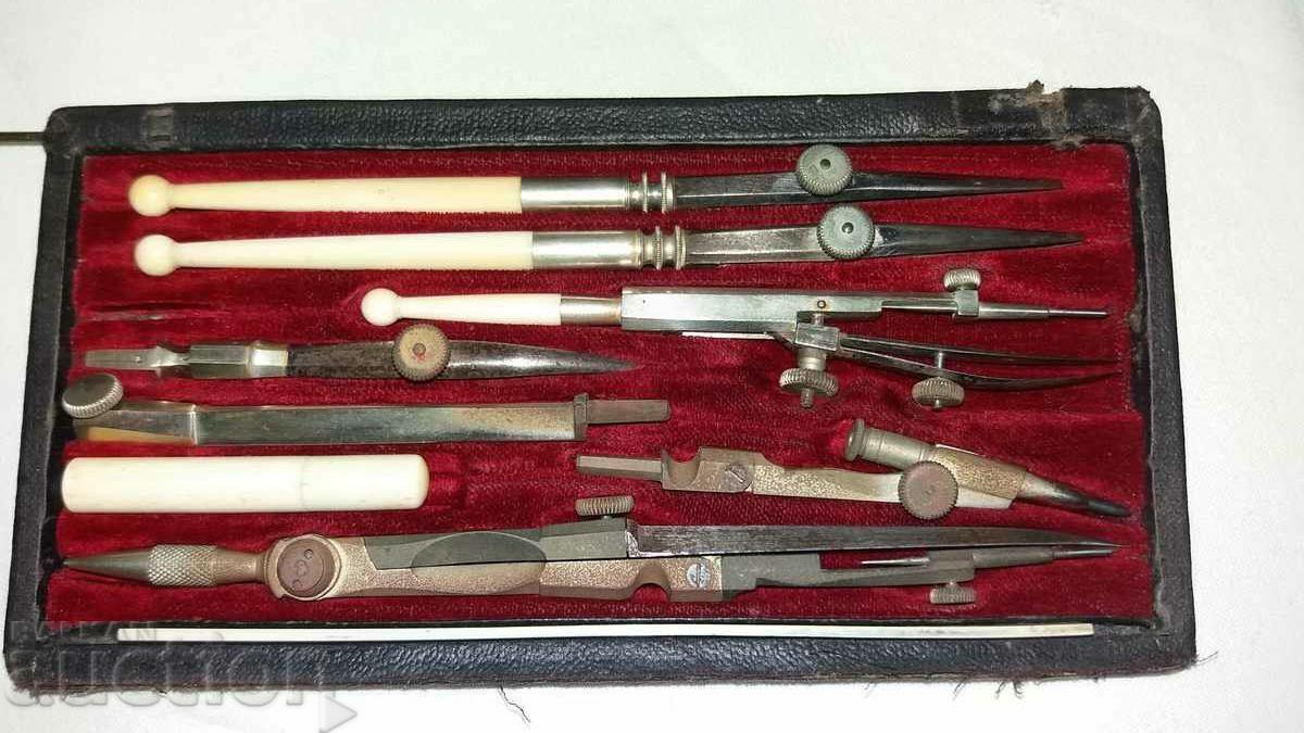 Antique bone handle ruler set - 6 Antique bone handle ruler set - 6