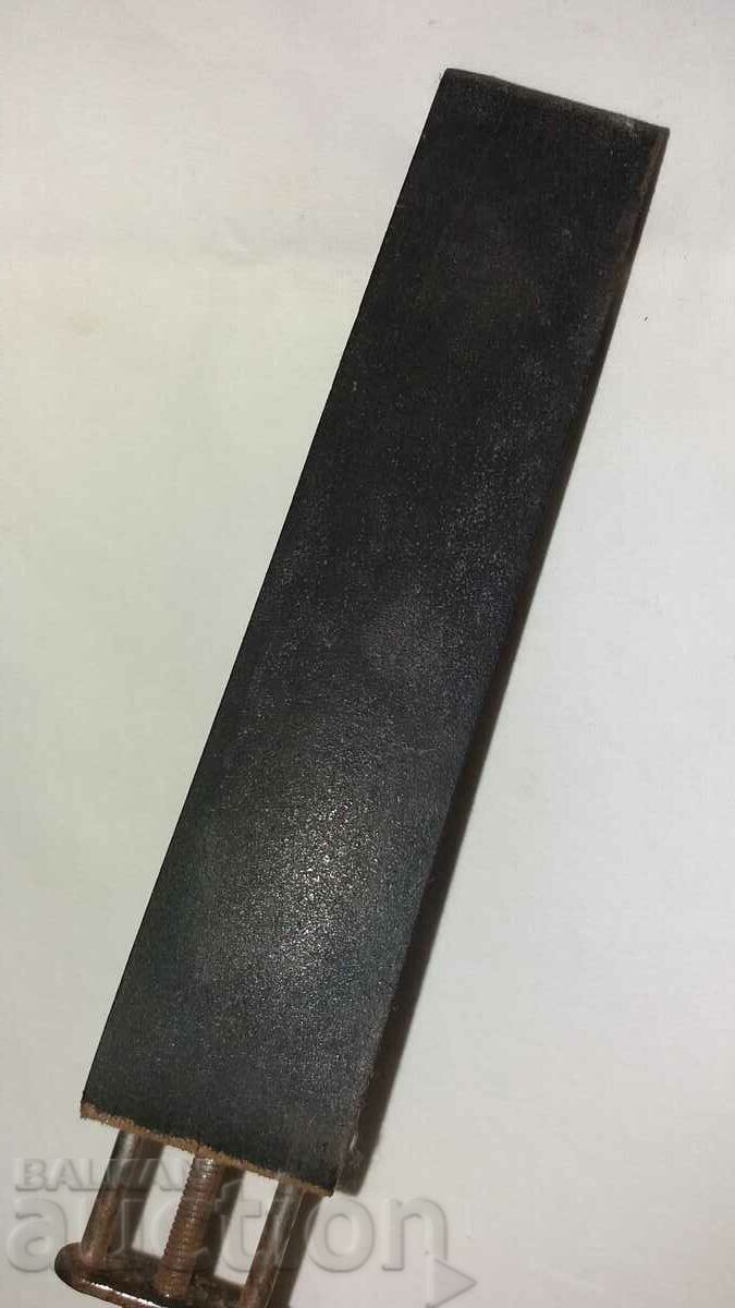 Old brand leather massat razor sharpening kit - 7 Old brand leather massat razor sharpening kit - 7