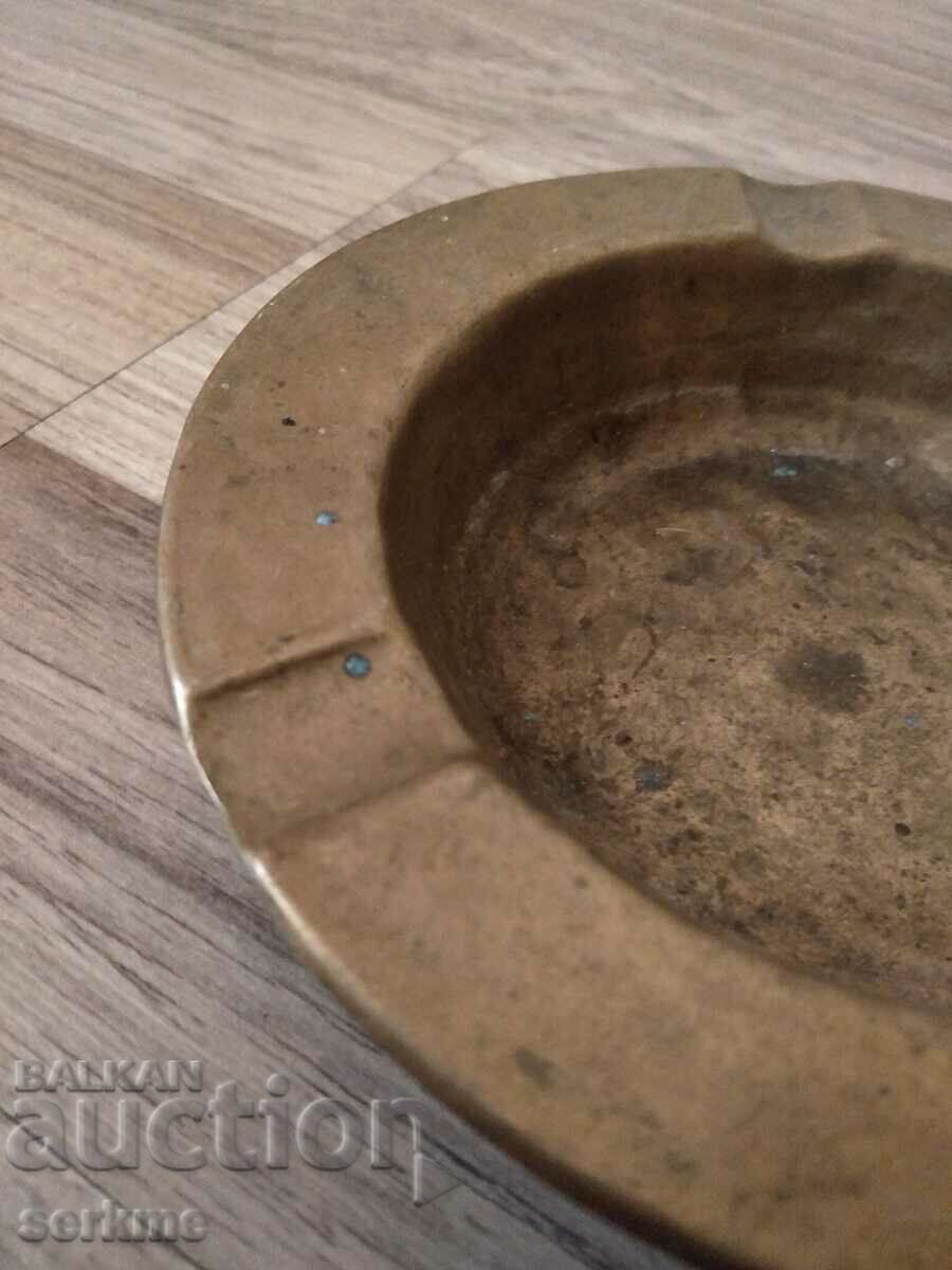 Delivery of Ashtray Delivery of Ashtray