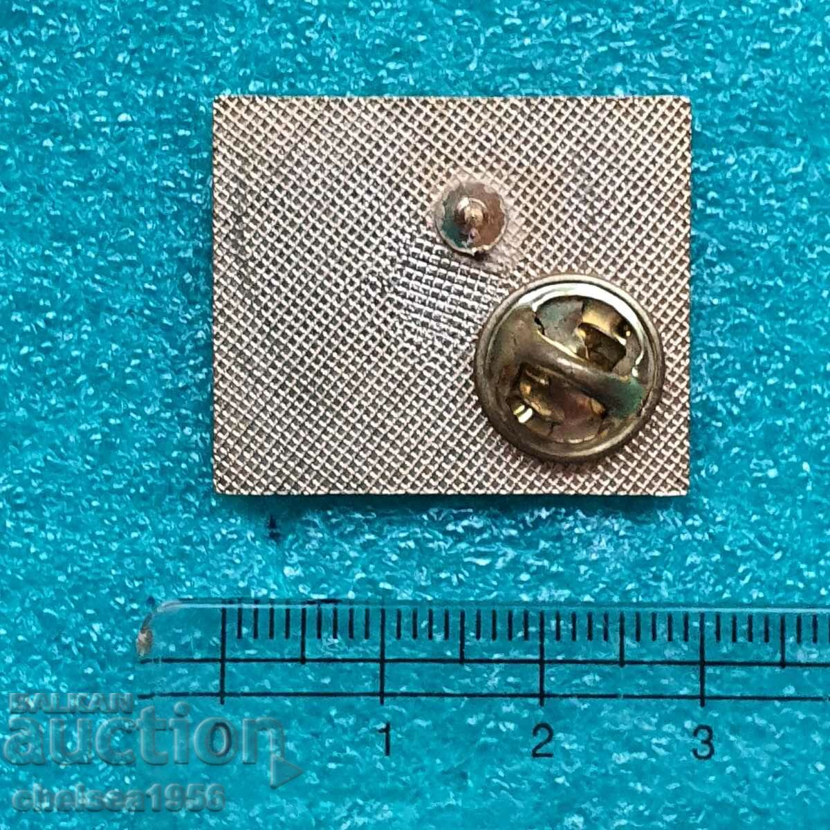 Manchester United badge with price 7.99 BGN | € 4.09