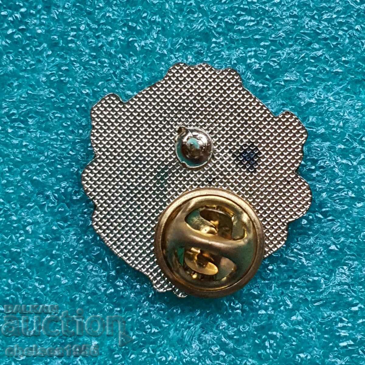 Manchester United badge with price 5.99 BGN | € 3.06