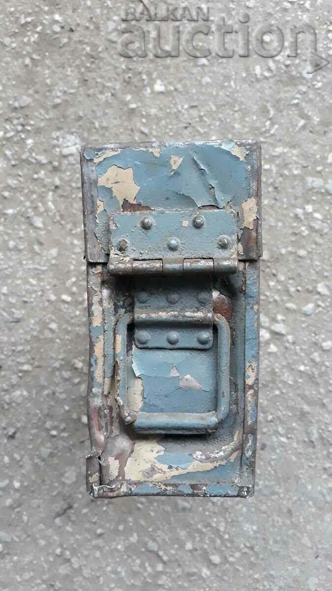 Delivery of Cartridge case MG-34 Wehrmacht WWII box for ammunition Delivery of Cartridge case MG-34 Wehrmacht WWII box for ammunition