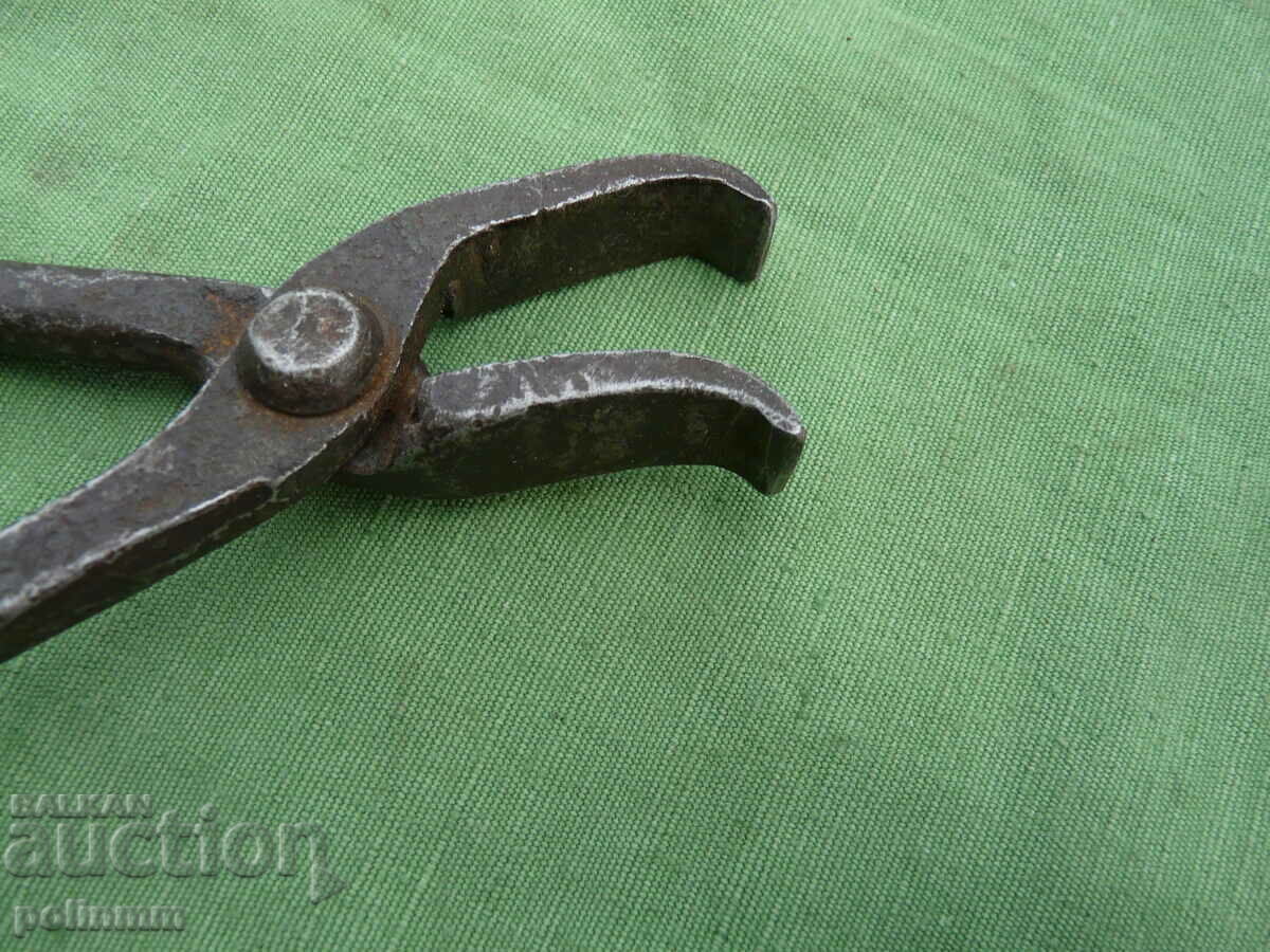 Παλιά τσίγκινα τσιμπιδάκια - 11 με τιμή 50.00 BGN | € 25.56 Παλιά τσίγκινα τσιμπιδάκια - 11 με τιμή 50.00 BGN | € 25.56