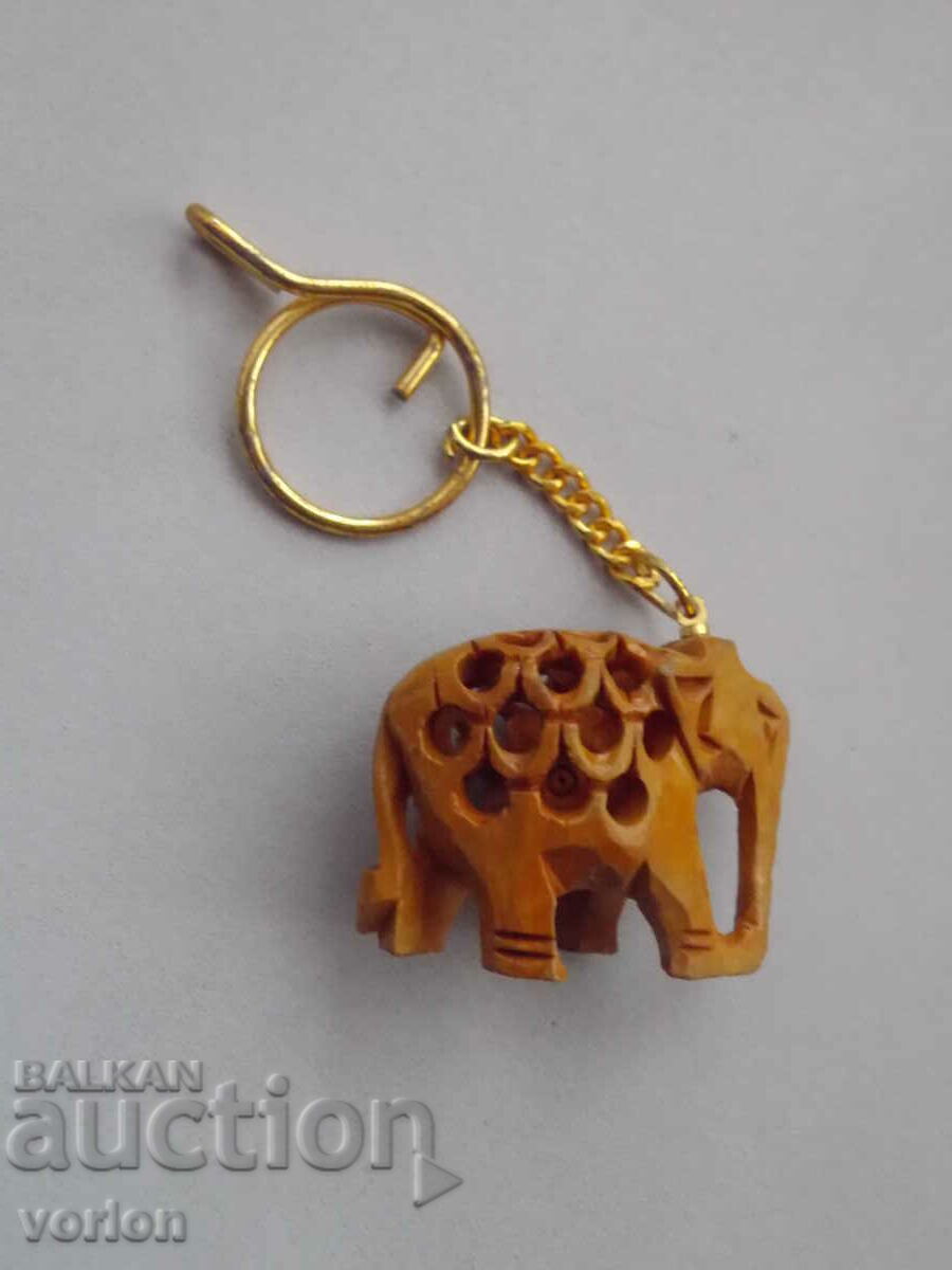 Keyholder: elefant din lemn.