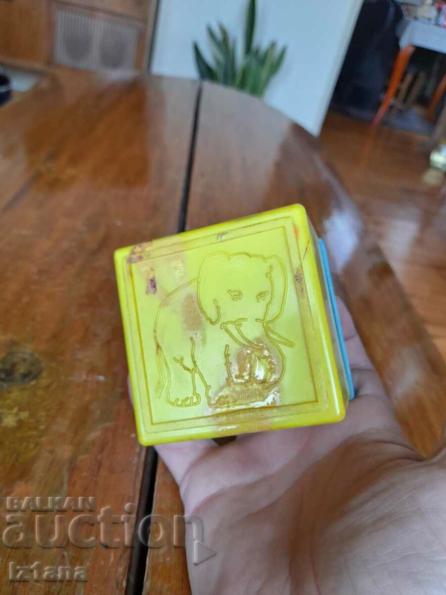 Δημοπρασία Παλιό παιχνίδι Kubus Pyramida Δημοπρασία Παλιό παιχνίδι Kubus Pyramida