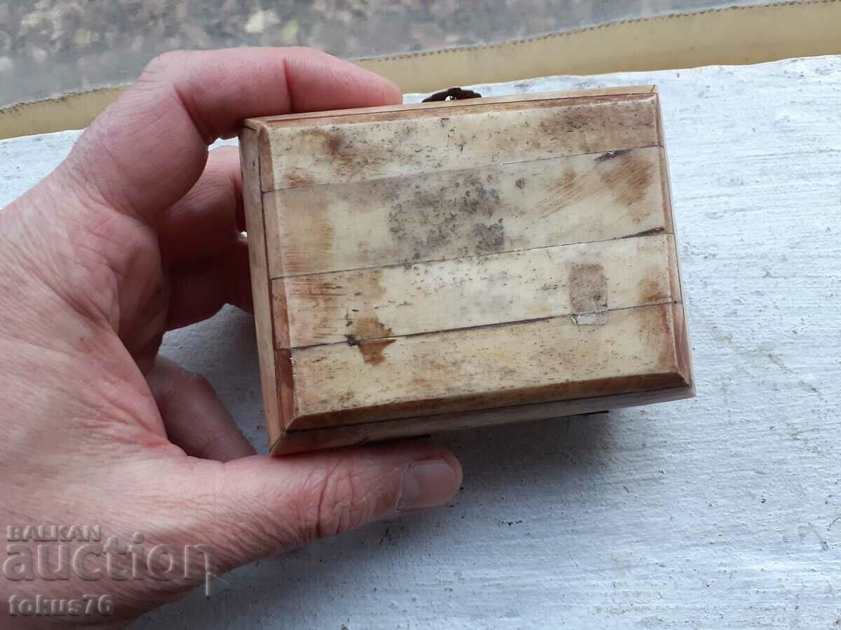 Old camel bone box with brass fittings - 5 Old camel bone box with brass fittings - 5