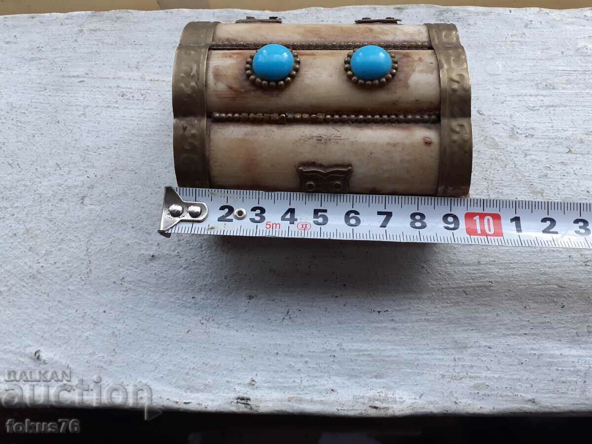 Old camel bone box with brass fittings - 7 Old camel bone box with brass fittings - 7