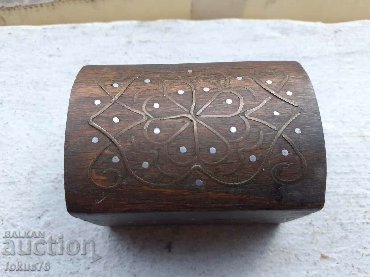 Old wooden box with bronze inlays and mother of pearl with price 30.00 BGN | € 15.34 Old wooden box with bronze inlays and mother of pearl with price 30.00 BGN | € 15.34