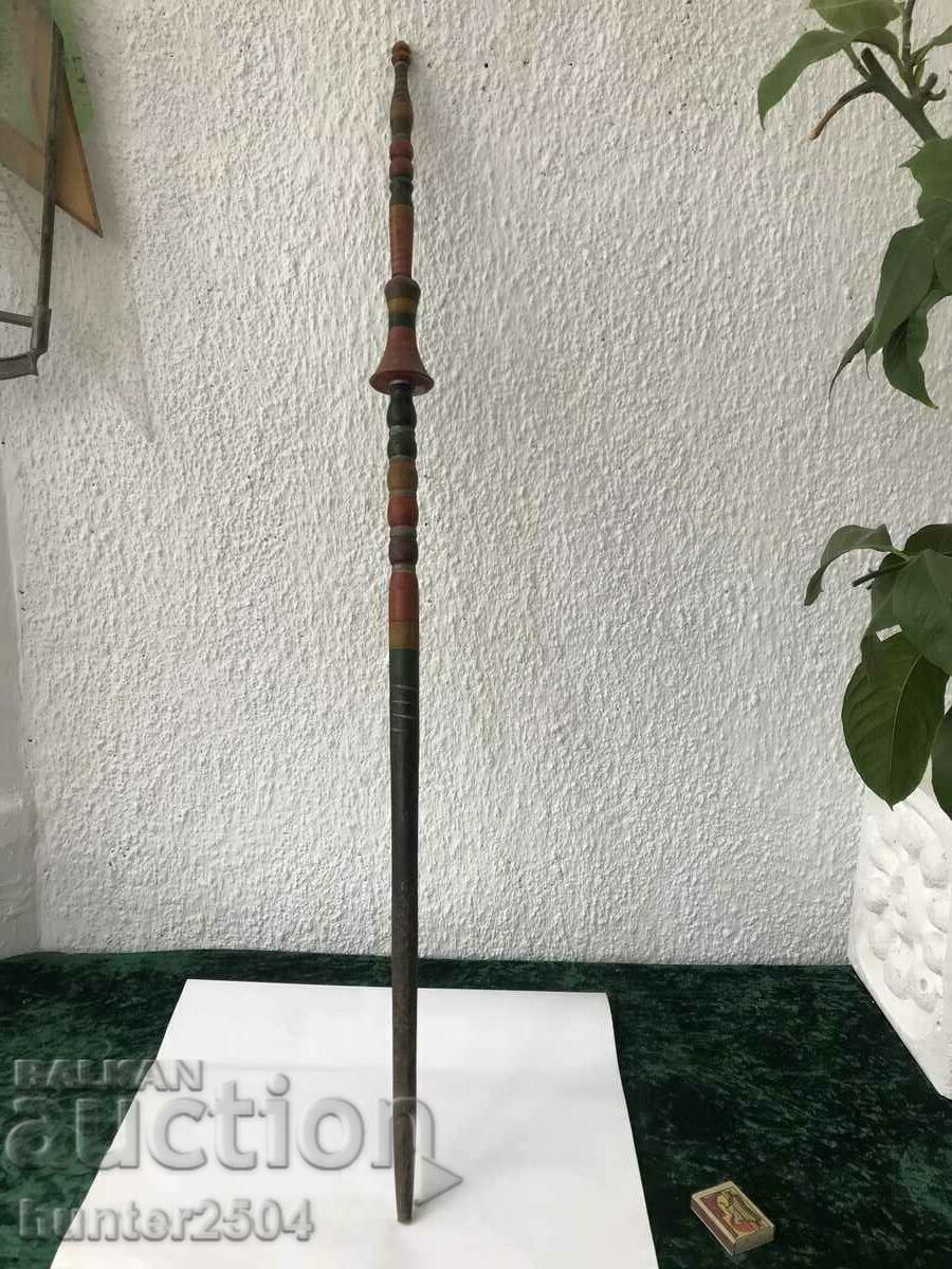 SPINNING HOOD with paint /patterned, turned/, 113 cm long.