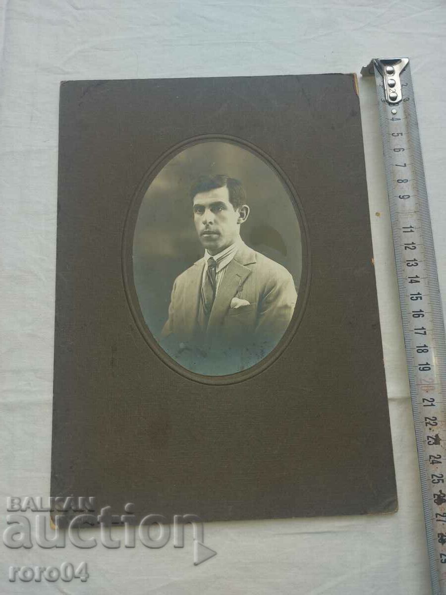 DOCTOR IVAN BEROV with price 22.50 BGN | € 11.50 DOCTOR IVAN BEROV with price 22.50 BGN | € 11.50