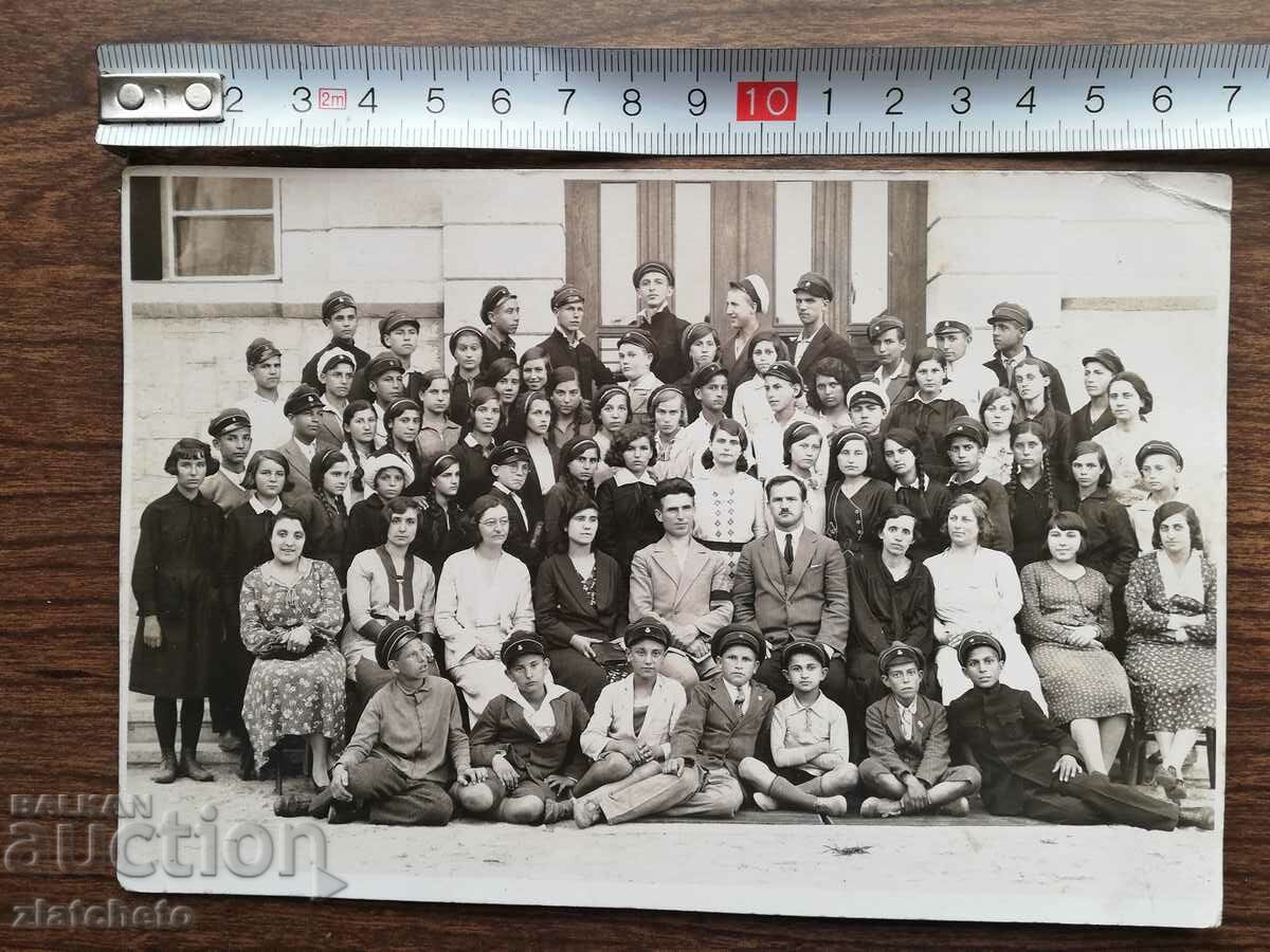 Old photo Kingdom of Bulgaria - First Plovdiv junior high school with price 6.00 BGN | € 3.07 Old photo Kingdom of Bulgaria - First Plovdiv junior high school with price 6.00 BGN | € 3.07