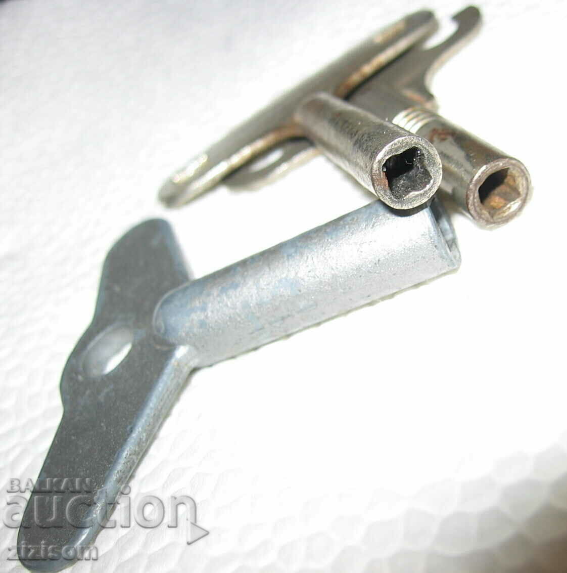 Livrarea CHEIE CEAS DE PERETE - 2 BUC - 4/4 mm, 2 BUC - 5/5 mm Livrarea CHEIE CEAS DE PERETE - 2 BUC - 4/4 mm, 2 BUC - 5/5 mm