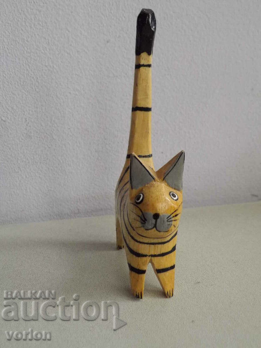 Wooden figurine - cat.