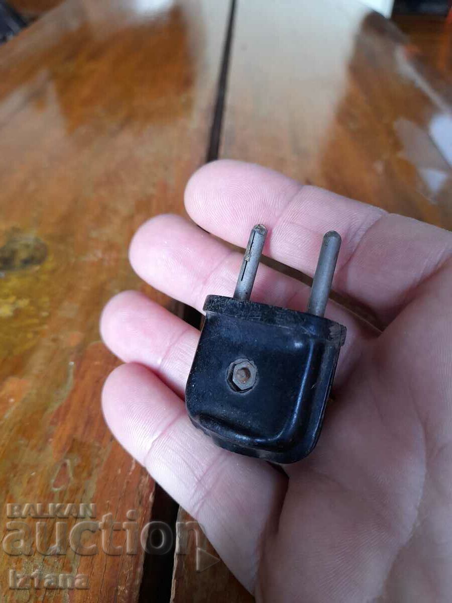 Δημοπρασία Παλιό ηλεκτρικό βύσμα Δημοπρασία Παλιό ηλεκτρικό βύσμα