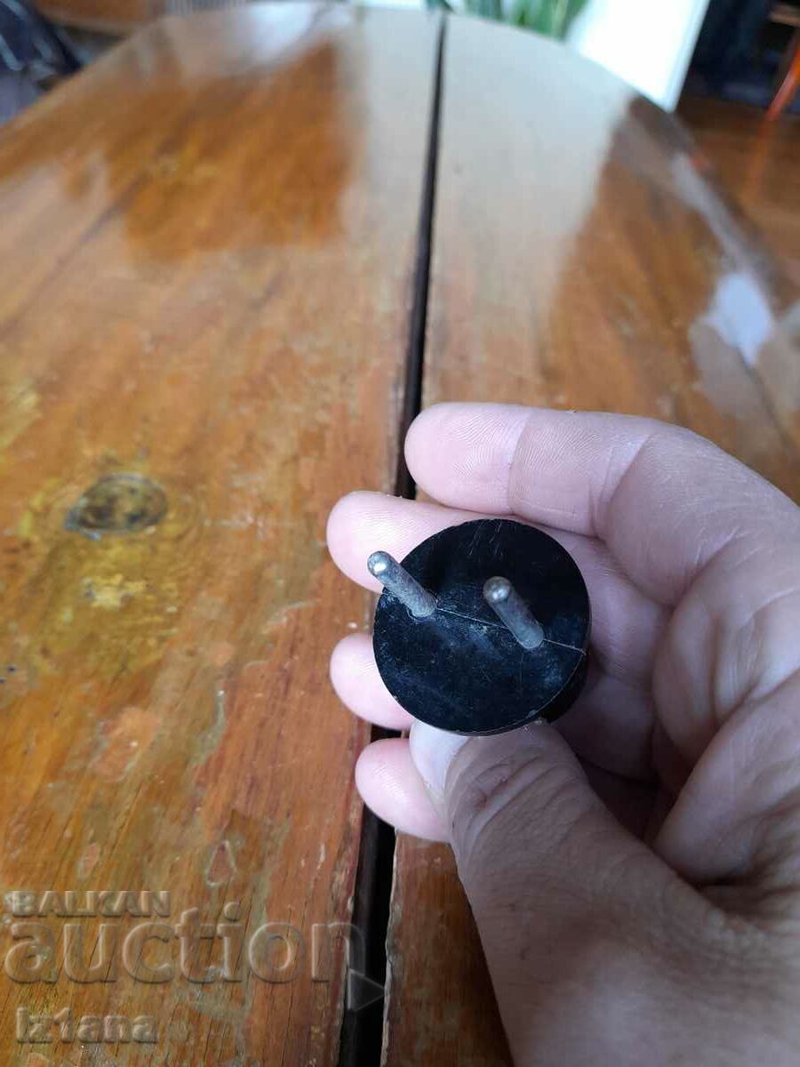 Delivery of Old electrical plug Delivery of Old electrical plug