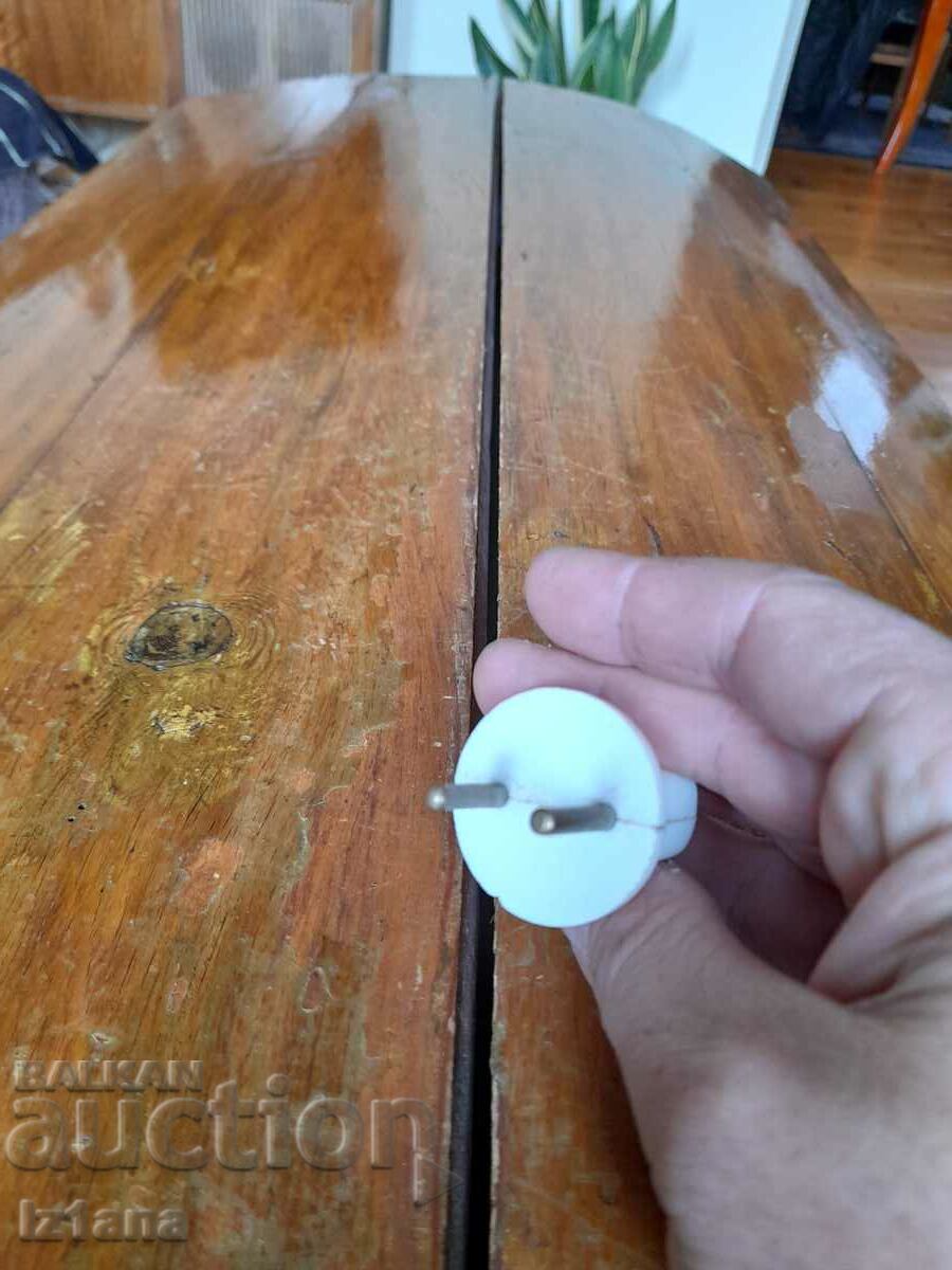 Δημοπρασία Παλιό ηλεκτρικό βύσμα