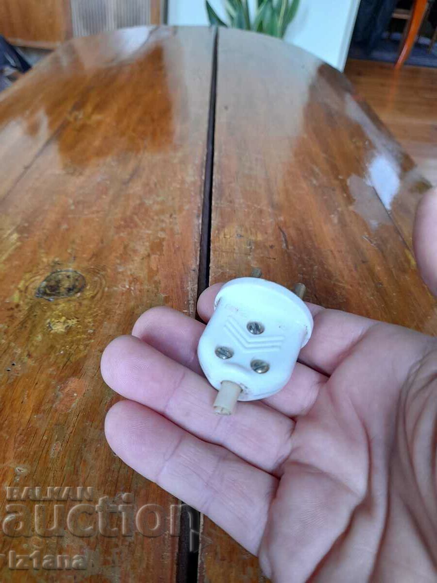 Παράδοση Παλιό ηλεκτρικό βύσμα