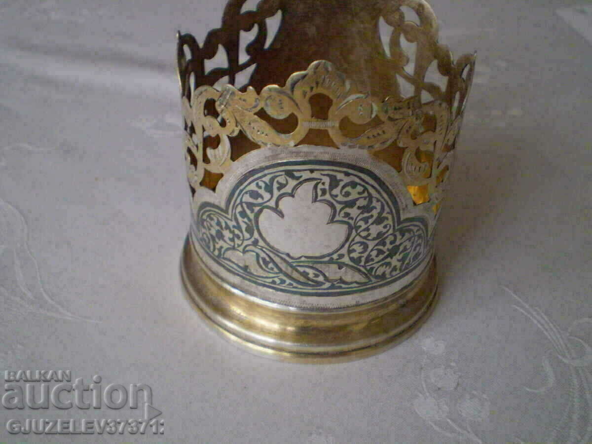 Παράδοση Ασημένιο σουβέρ με niello και επίχρυσο Παράδοση Ασημένιο σουβέρ με niello και επίχρυσο