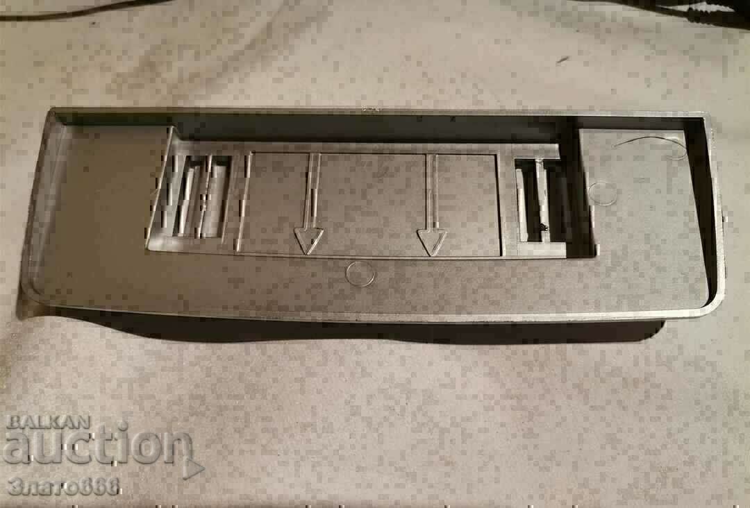 Παράδοση Ένας όμορφος, φωτεινός πίνακας - λέει η περιγραφή Παράδοση Ένας όμορφος, φωτεινός πίνακας - λέει η περιγραφή