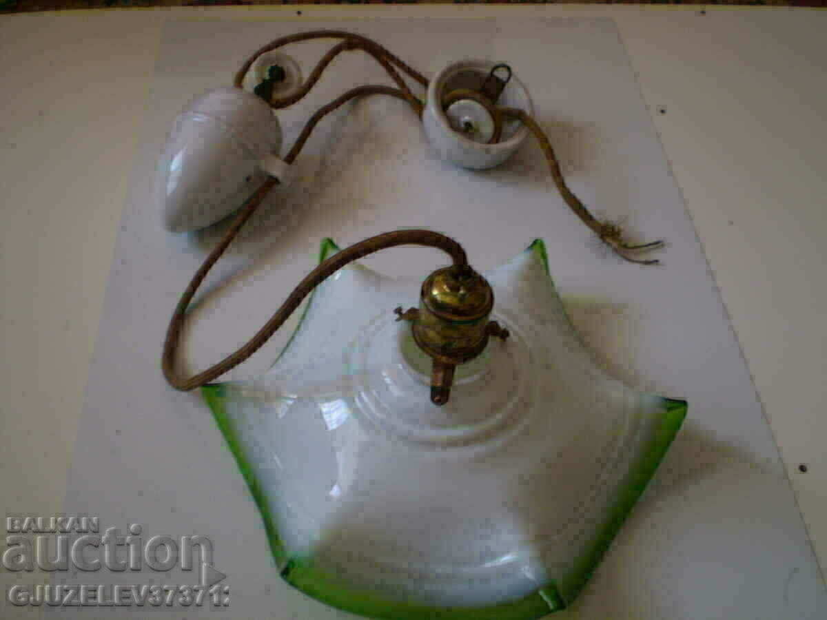 Candelabru cu ouă din porțelan Art Deco 30 cu sticlă ondulată cu preț 440.00 BGN | € 224.97 Candelabru cu ouă din porțelan Art Deco 30 cu sticlă ondulată cu preț 440.00 BGN | € 224.97