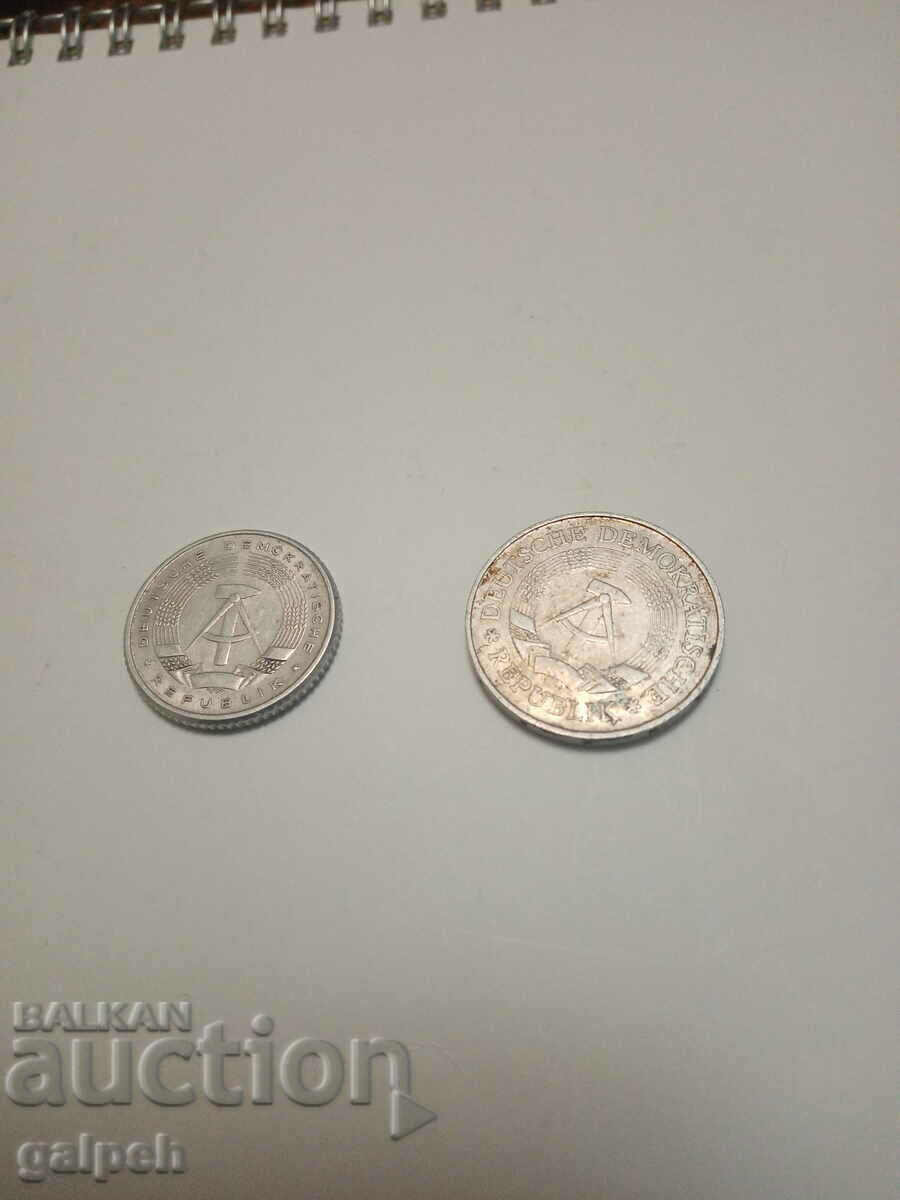 Delivery of New Year's discounts GDR Lot - 2 pcs. - BGN 1.5 Delivery of New Year's discounts GDR Lot - 2 pcs. - BGN 1.5