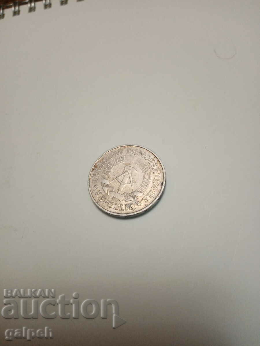 New Year's discounts GDR Lot - 2 pcs. - BGN 1.5 - 6 New Year's discounts GDR Lot - 2 pcs. - BGN 1.5 - 6