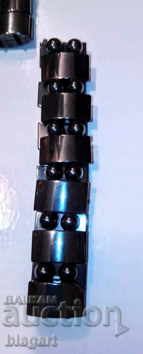 Bratara din piatra hematita cu preț 9.00 BGN | € 4.60