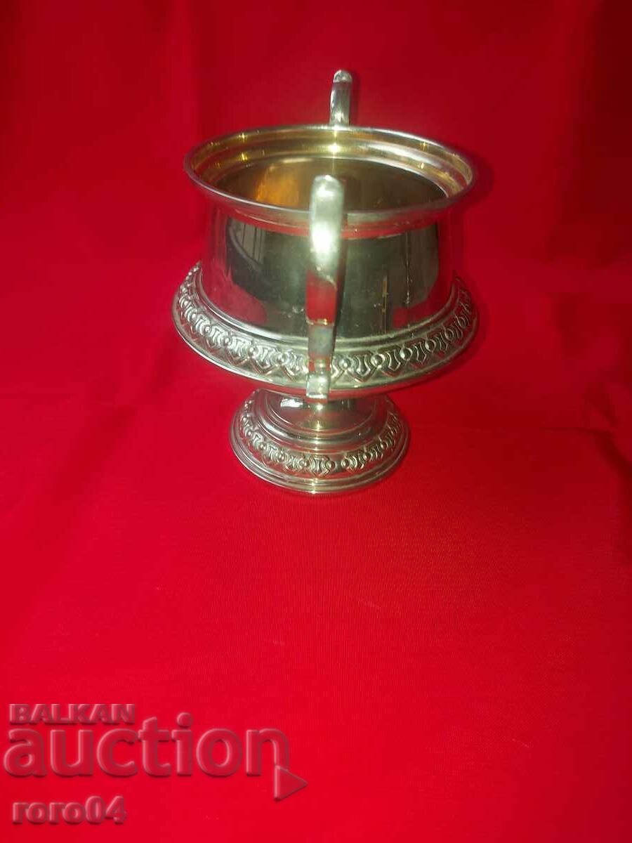 Livrarea FRUMOS VASC PLACAT ARGINT VECHI Livrarea FRUMOS VASC PLACAT ARGINT VECHI