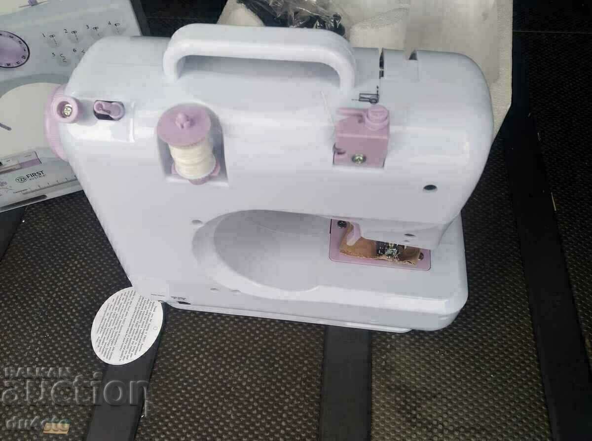 Auction  Home Sewing machine First Austria 12 programs new