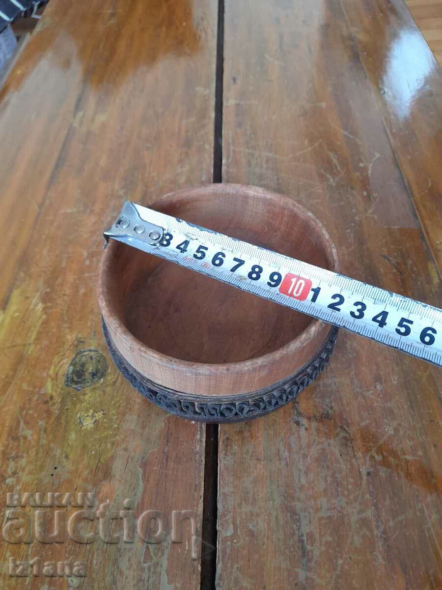 Old wooden box, travel bag with price 15.00 BGN | € 7.67 Old wooden box, travel bag with price 15.00 BGN | € 7.67