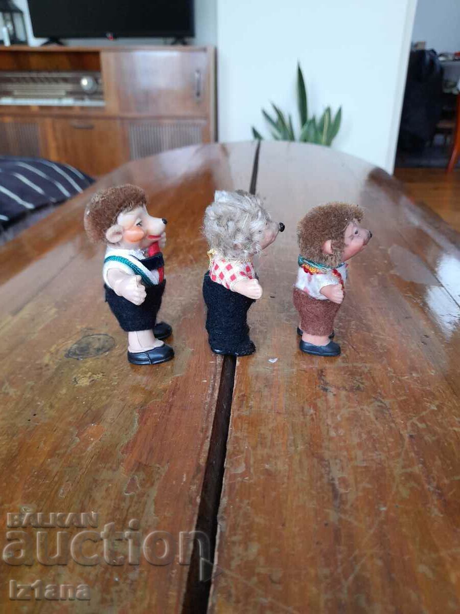 Old figurines of hedgehogs, hedgehog with price 65.00 BGN | € 33.23 Old figurines of hedgehogs, hedgehog with price 65.00 BGN | € 33.23