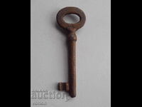 Стара железен ключ.